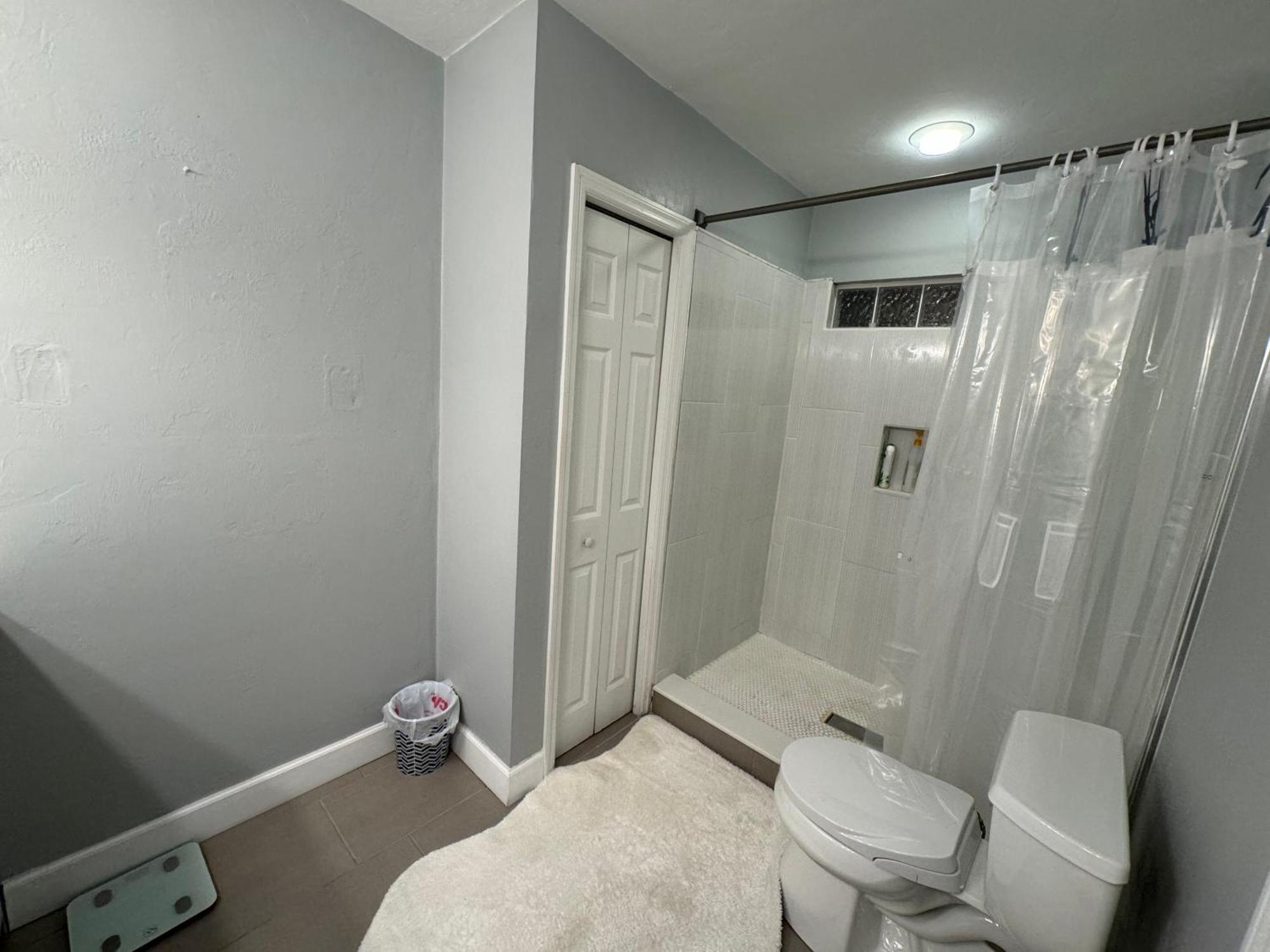Spacious Room In A Nice House Гейнсвил Екстериор снимка
